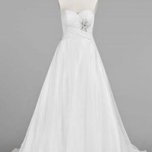 Stunning NWT Wedding Gown
